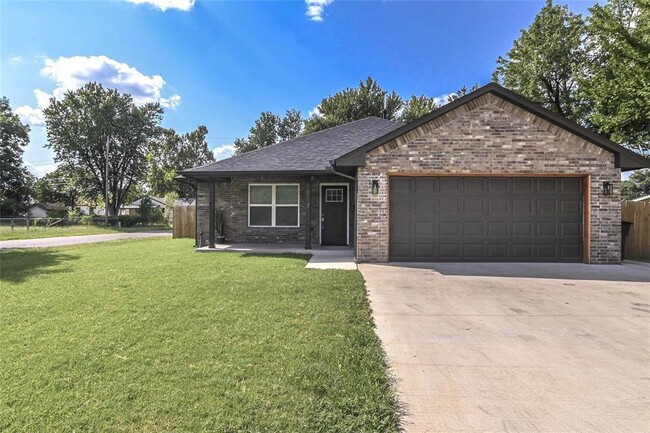Photo - 1717 Breckenridge Dr House