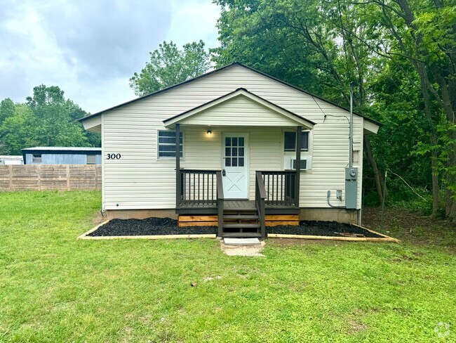 Building Photo - Cute 2 Bedroom 1 Bath House in Jacksonville