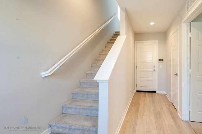 Photo - Beautiful 4 Bed 3.5 Bath Single Family House in Stanton