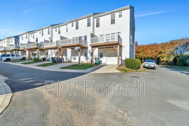 Photo - 15744 Kensington Palace Ln