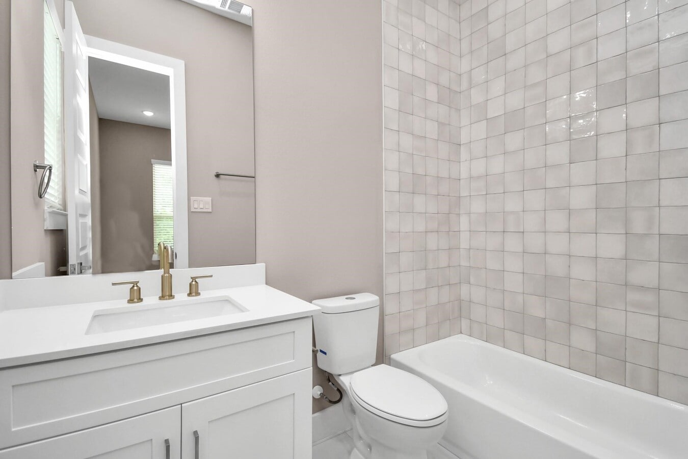 Photo - 305 Chobani Ln