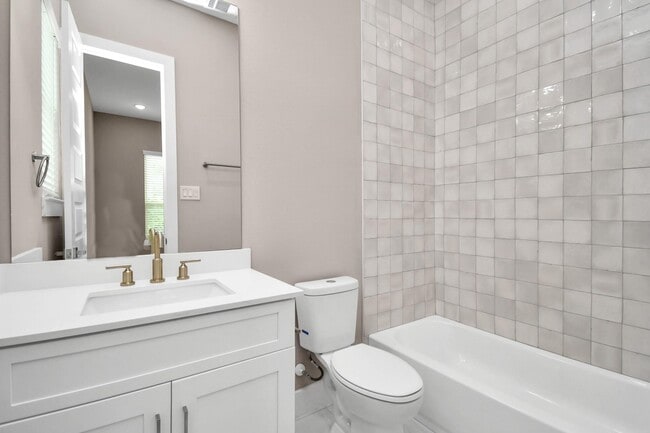 Building Photo - 305 Chobani Ln