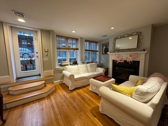 Building Photo - 186 W Brookline St Unit 1 Rental