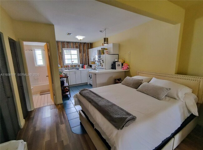 Photo - 833 10th St Unit 203