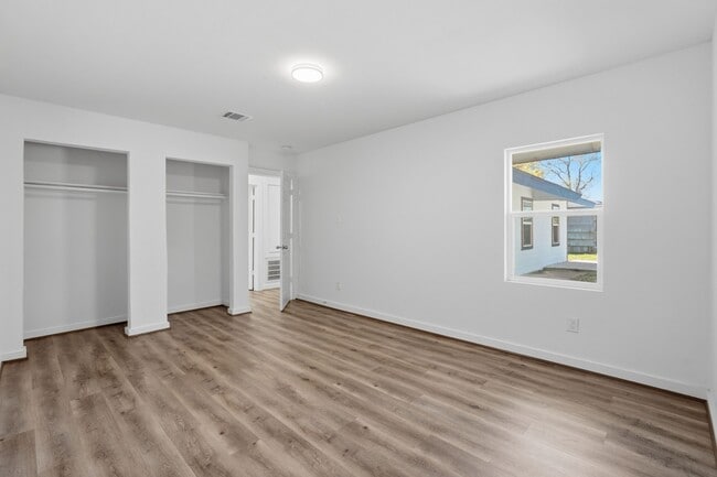 Photo - 5962 Ridgeway Dr