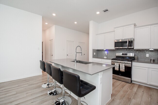 Photo - 31438 Vineyard Creek Dr