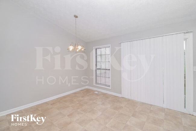 Photo - 1648 Olde Oak Dr