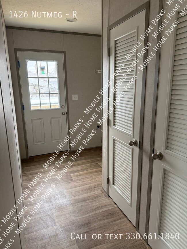 Photo - 1426 Nutmeg-R