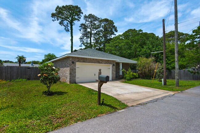 Photo - 66 Brenda Ln