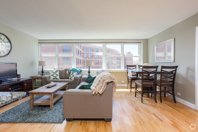 Building Photo - 2300 N Commonwealth Ave Unit 6E Rental
