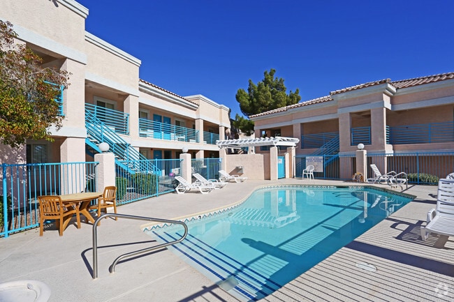 Photo - Town & Country Manor