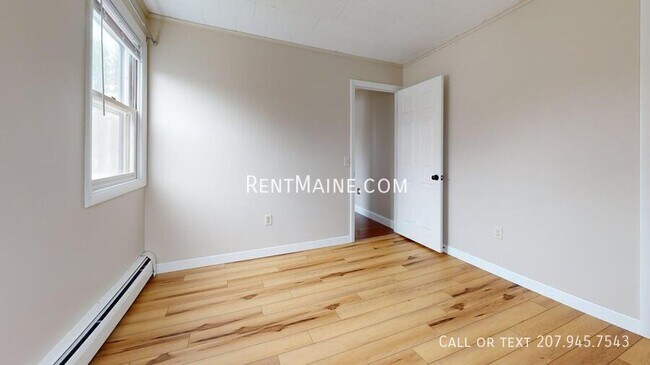 Photo - 198 Main Rd N Unit B