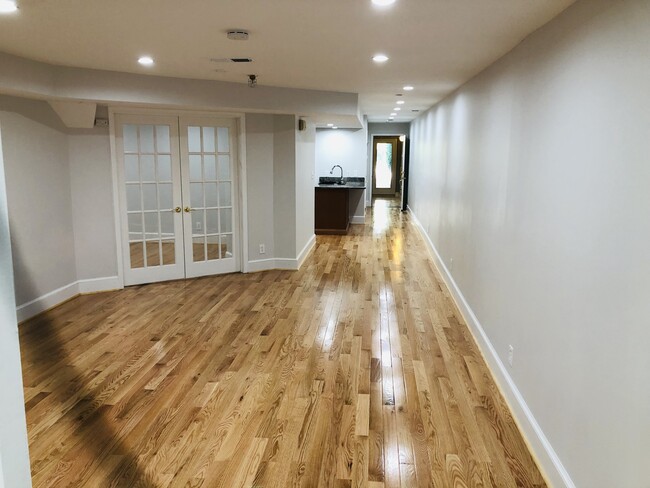 1527 16th Street NW Unit 2