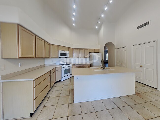 Photo - 13381 W Wilshire Dr