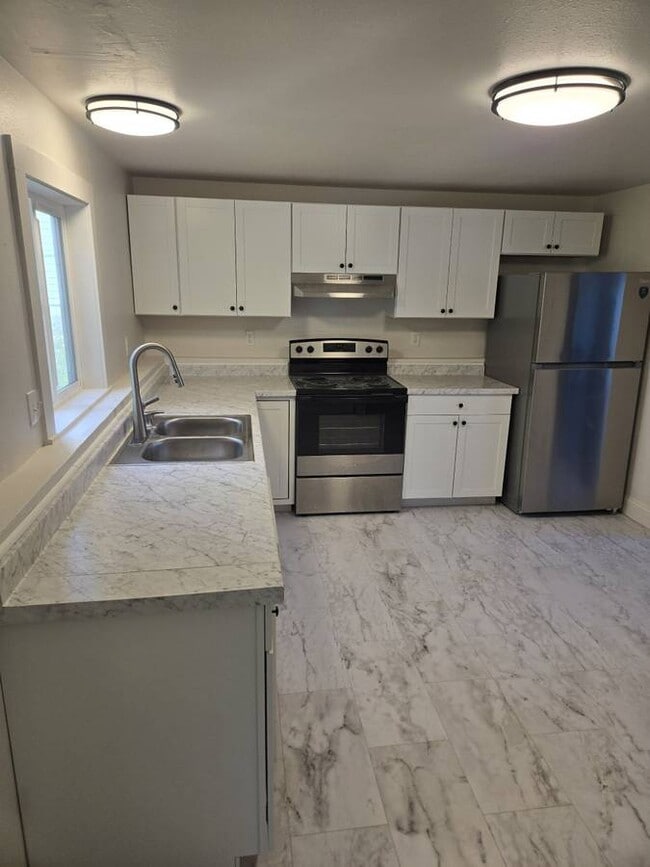 Building Photo - 705 Colorado St Unit B