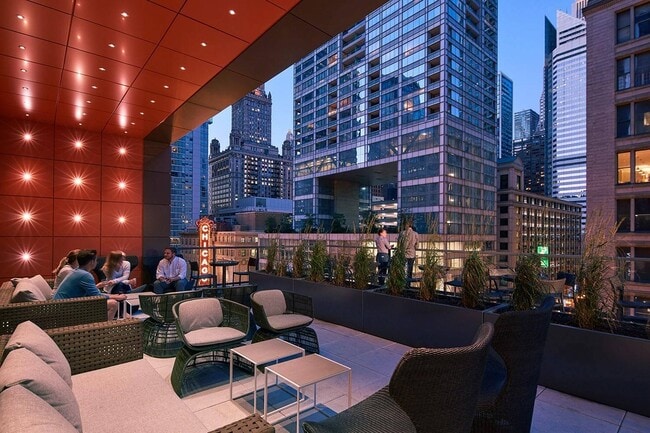 Covered patio - Marquee at Block 37 Rental