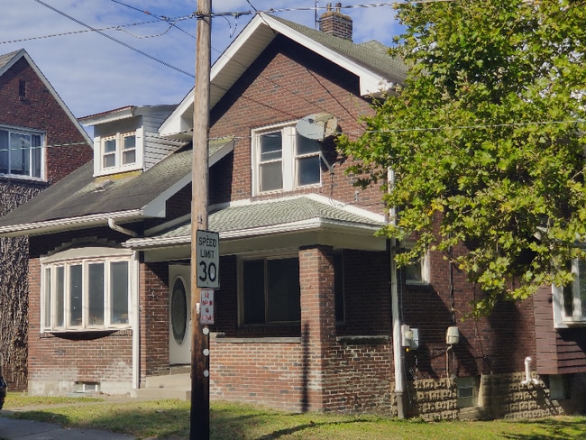 Building Photo - 116 Grant Ave Rental
