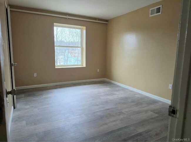 Photo - 13 Lake St Unit 205