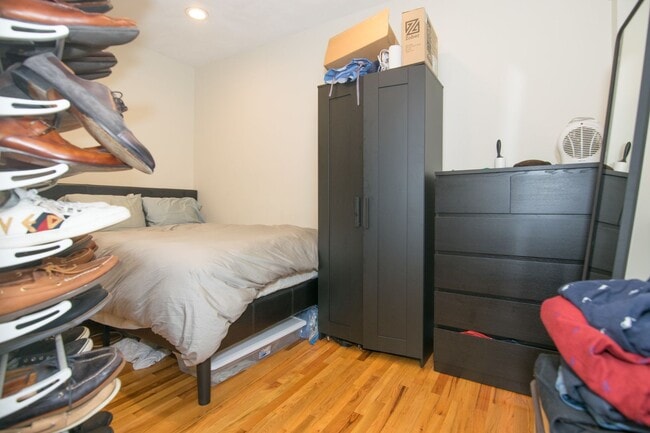 Photo - Large 1 bed in a prime location in Fenway!