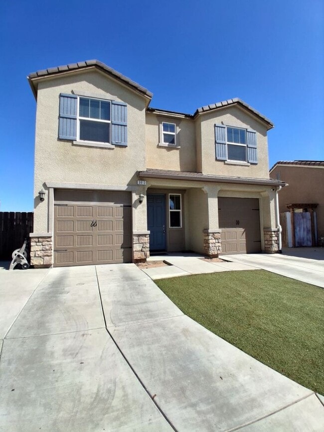 Building Photo - Beautiful 4 Bed / 3 Bath Home in Desirable Clovis Neighborhood