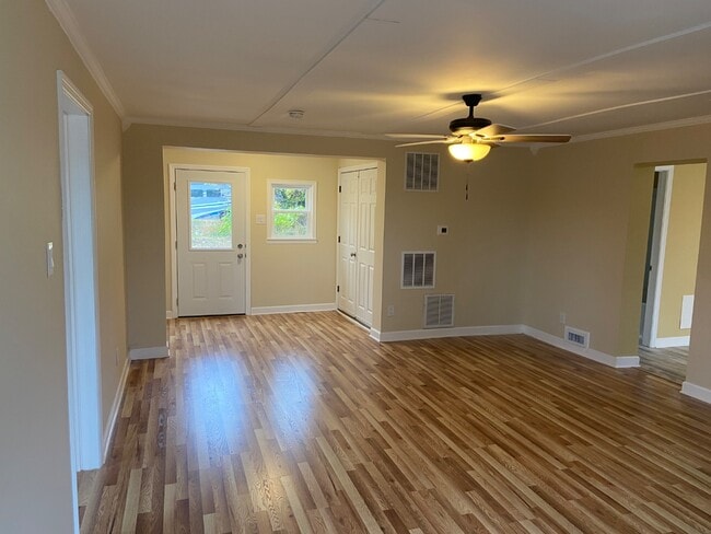 Photo - 903 Cattell Rd