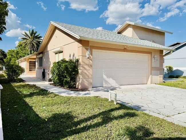 Photo - 603 92nd Ave N