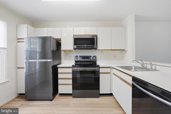 Photo - 2844 Yarling Ct