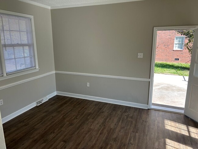 Photo - 733 Marlee Dr