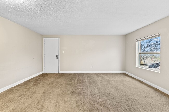Building Photo - 3609 Balsam Ave Unit 3609-206
