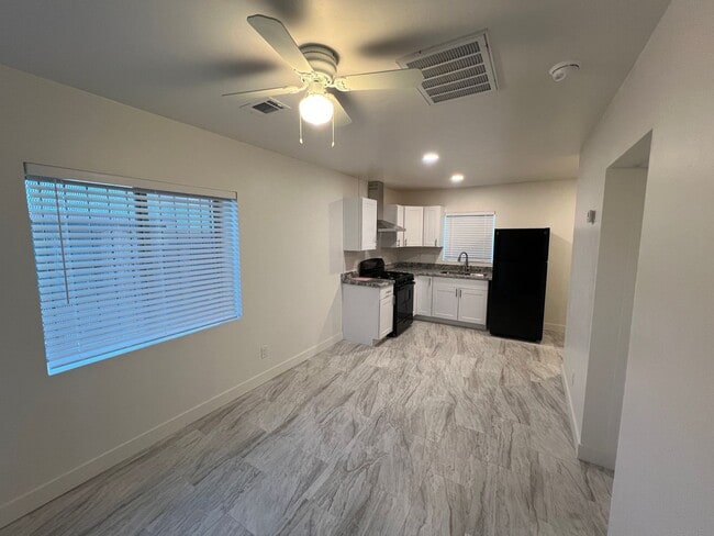 Photo - Recently Remodeled 1 Bed. Apt. Near Shopping & Public Transportation