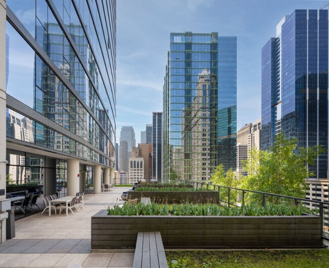 Photo - 198 N Wells St