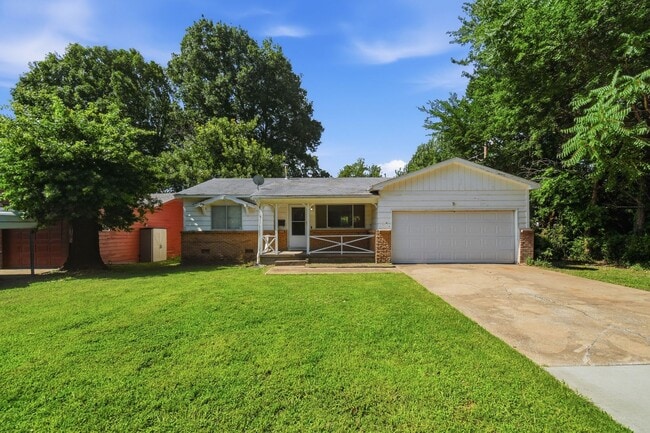 Building Photo - 3 Bed | 1 Bath | Close to Downtown Tulsa