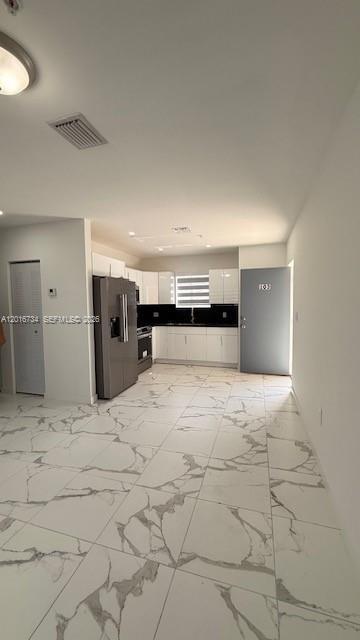 Photo - 811 E 52nd St Unit 102