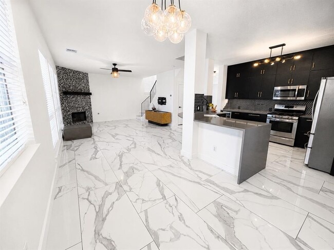 1610 Juniper Ridge Loop