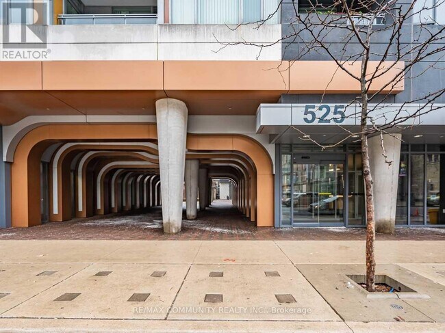 Photo - 525 Adelaide St W Unit 631