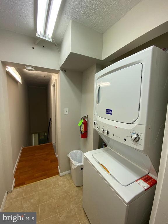 Photo - 2737 Dillon St