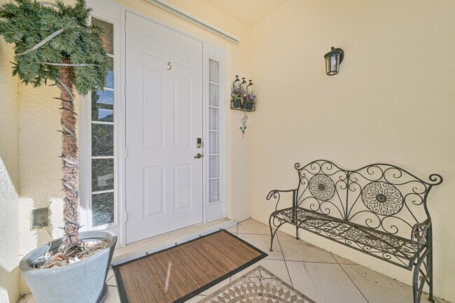 Photo - NOW AVAILABLE - Cozy Townhome w/ 1 Car Garage in Fort Myers!
