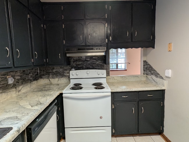 Photo - 75 Ezzard St Unidad 75