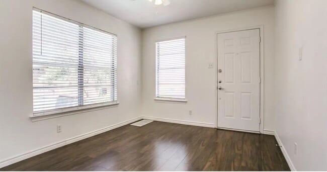 Photo - 8602 Baltimore Dr Unidad #7