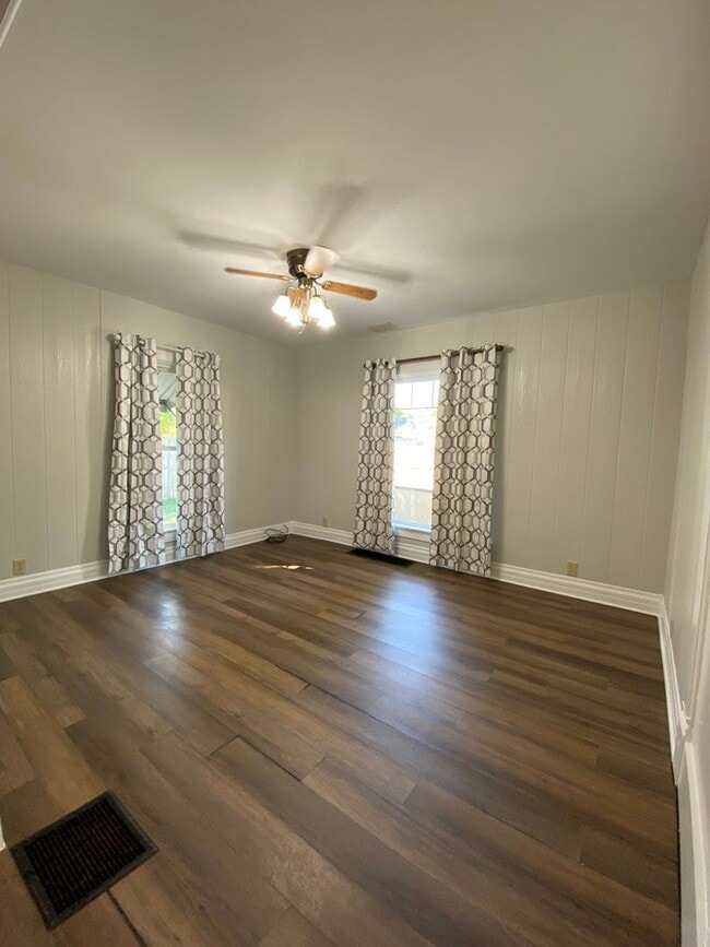 Photo - 512 E Douglas St