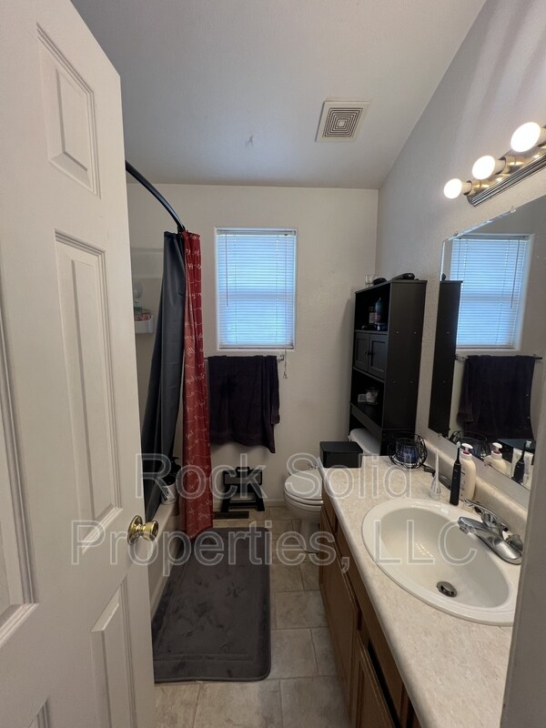 Photo - 907 Arcadian Dr