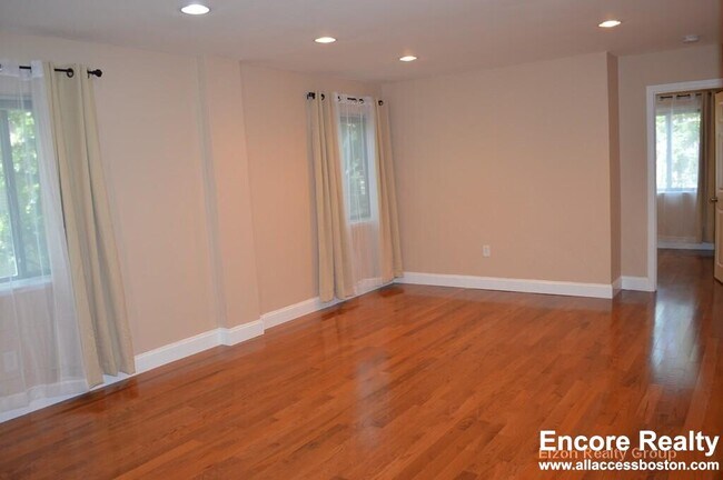 Photo - 276 Chestnut Hill Ave Unit 13