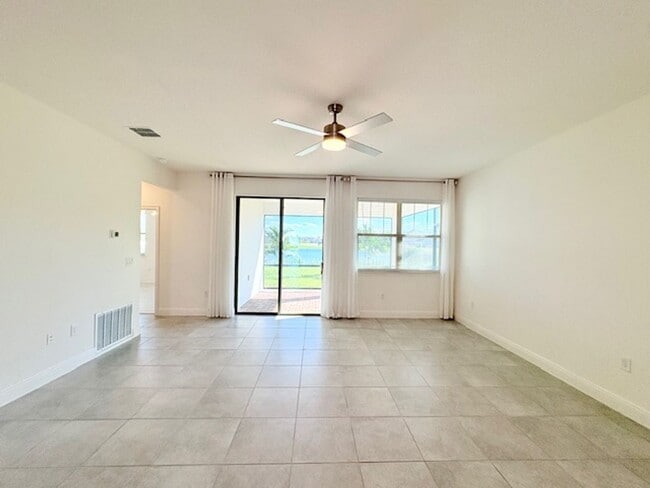 Photo - Lovely 4/2 at Harmony Enclave a Golf Cours...