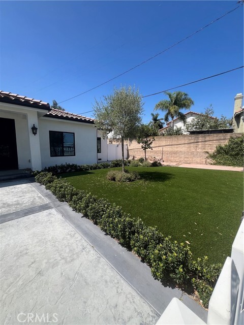 Photo - 7274 Century