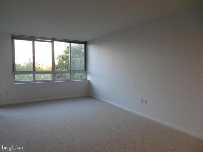 Photo - 350 G St SW Unit N613