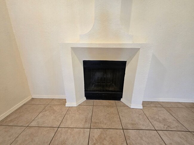 Photo - Charming 2 bedroom, 2  bath townhome in desirable area near a Golf Course & a greenspace. Two pat...