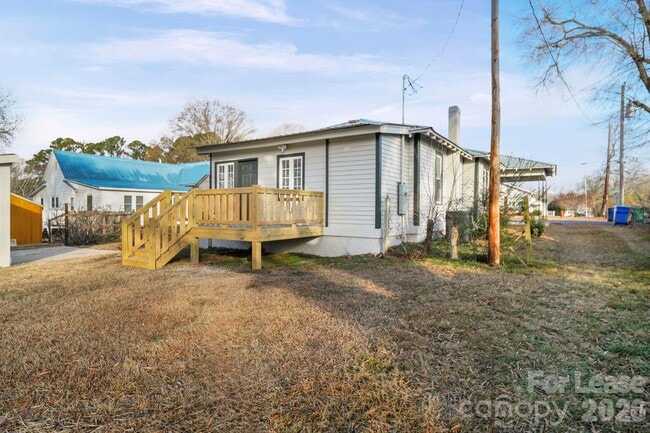 Photo - 1703 Lowder St