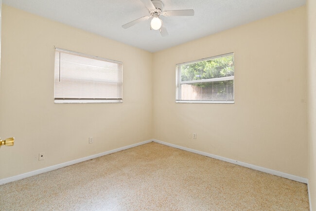 1937 Ridgewood Dr