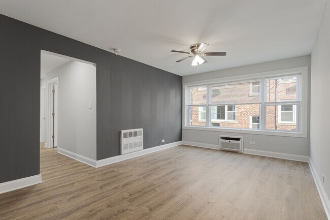 Photo - 7639 N Eastlake Ter Unit 2