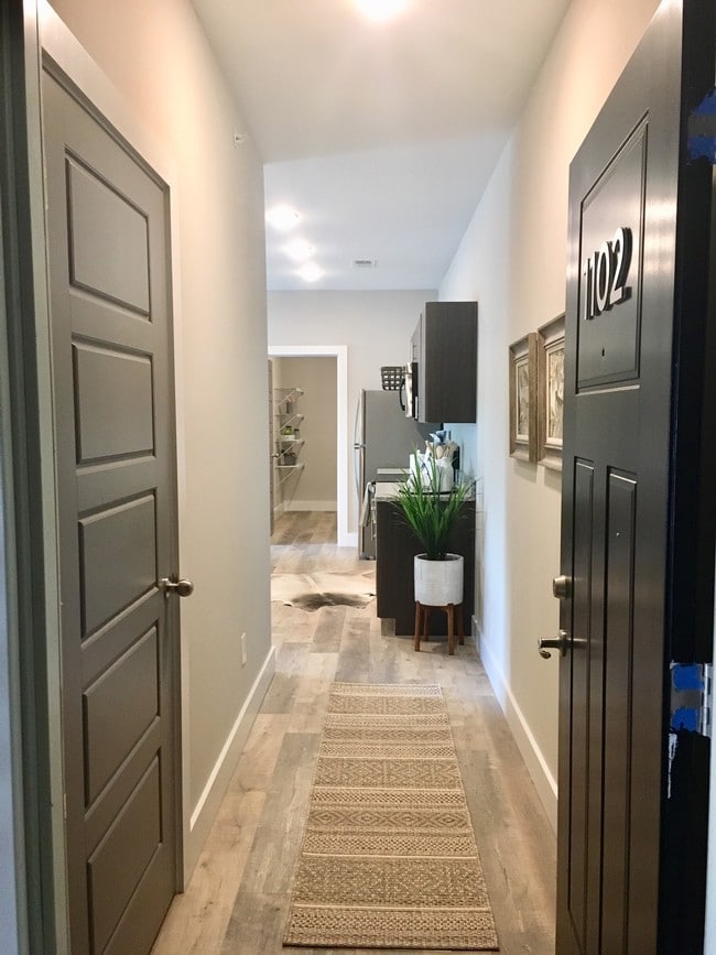 Photo - Palomar Stables Apartments